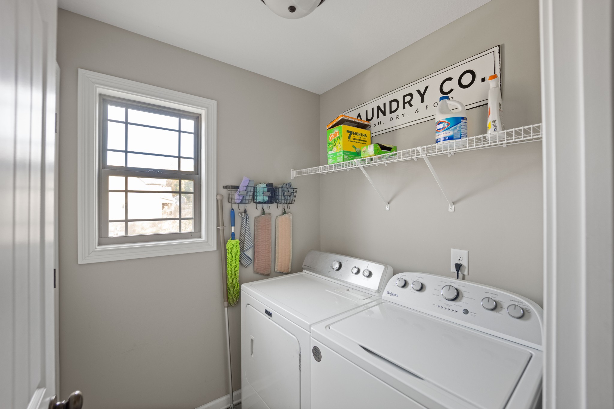 671 Salem Ridge Road Clarksville, TN 37040 - Photo 16 of 44 a utility room with dryer and washer