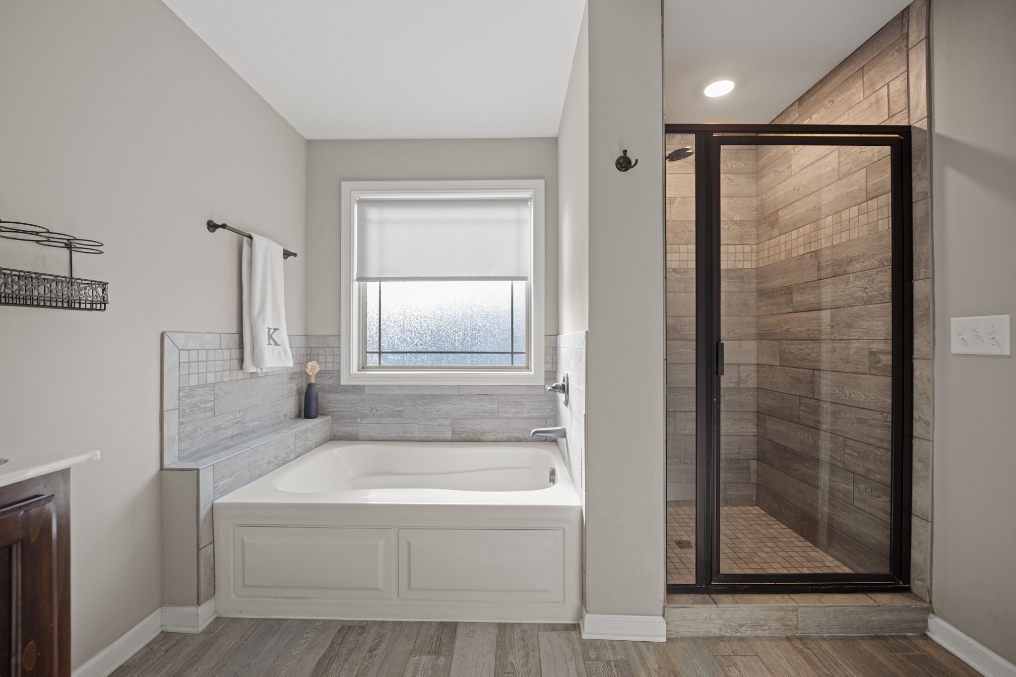 671 Salem Ridge Road Clarksville, TN 37040 - Photo 26 of 44 a bathroom with a bathtub and a shower