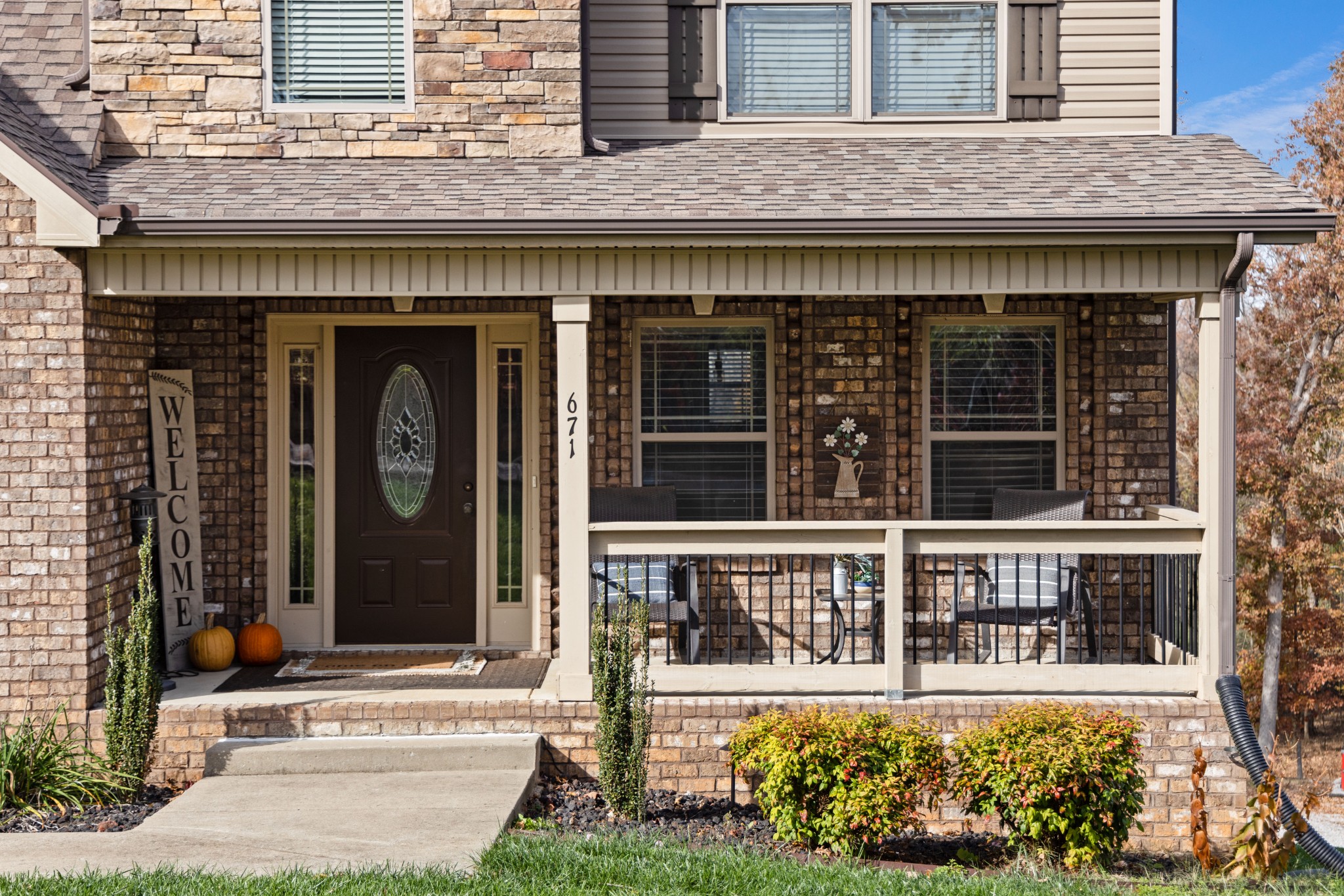 671 Salem Ridge Road Clarksville, TN 37040 - Photo 3 of 44 a view of a house with garden
