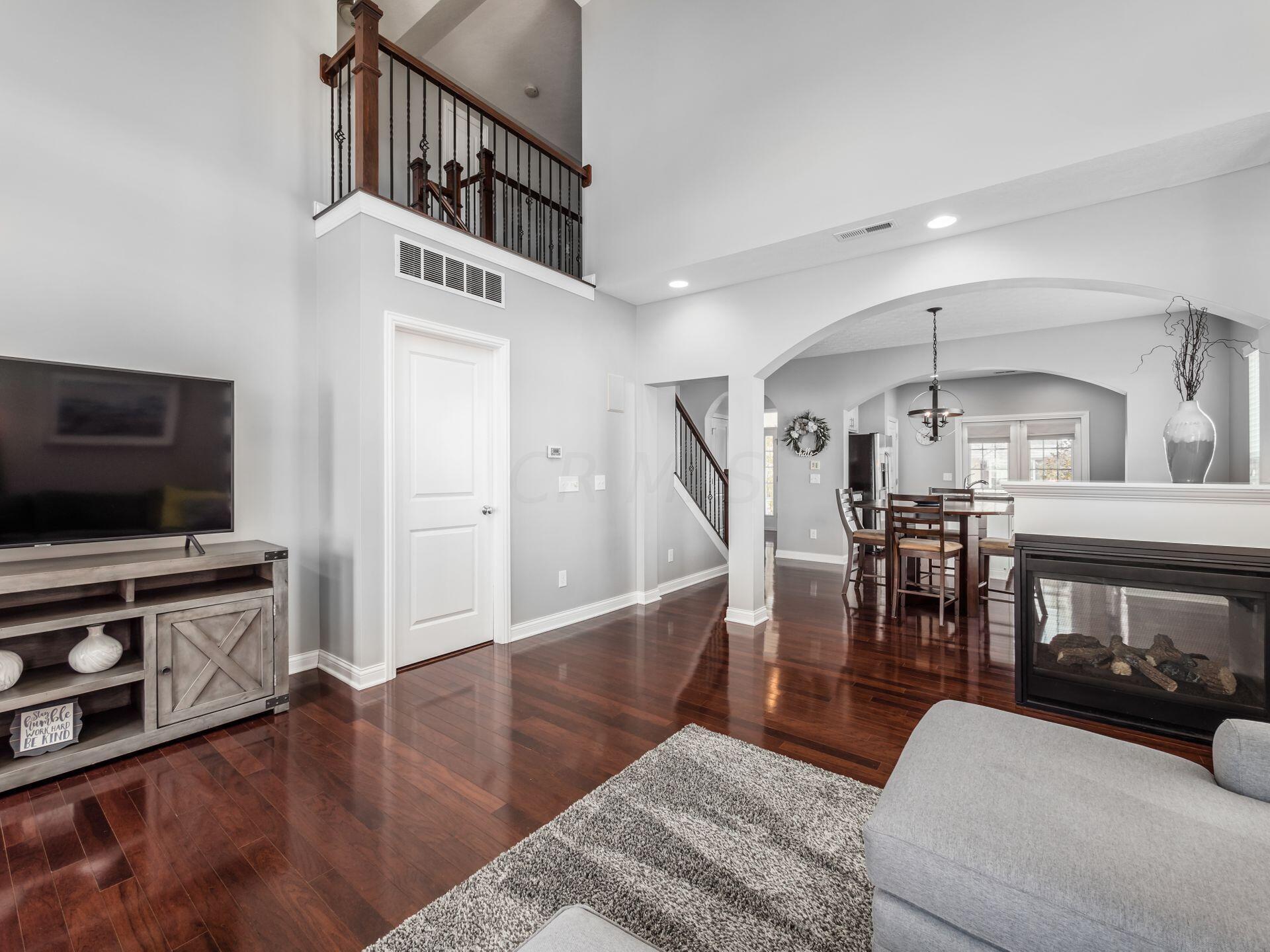 6176 Benon Road Westerville, OH 43081 - Photo 8 of 38 Great Room