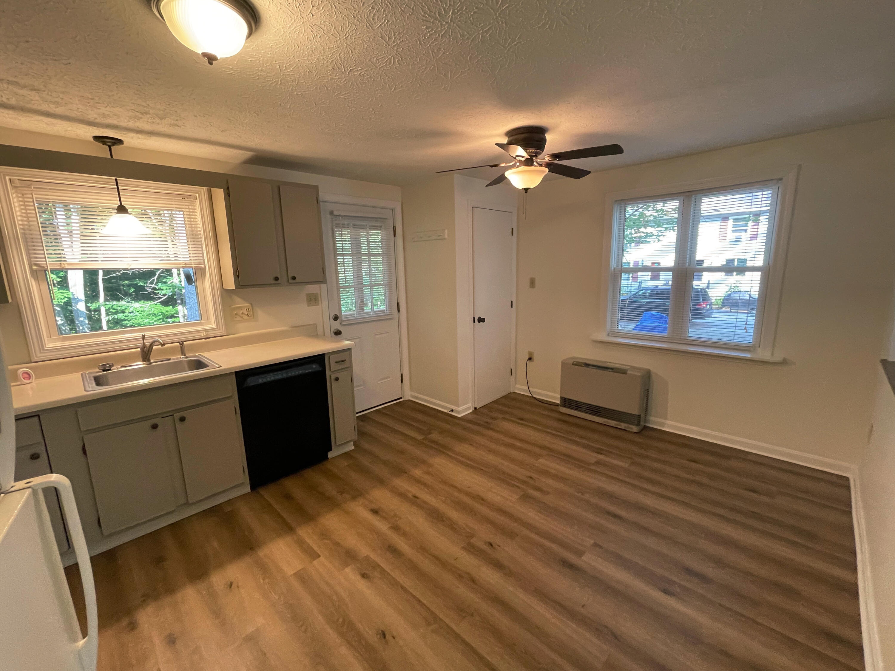 12 Woodvale Court, Unit 12 Springvale, ME 04083 - Photo 11 of 20 IMG_2409