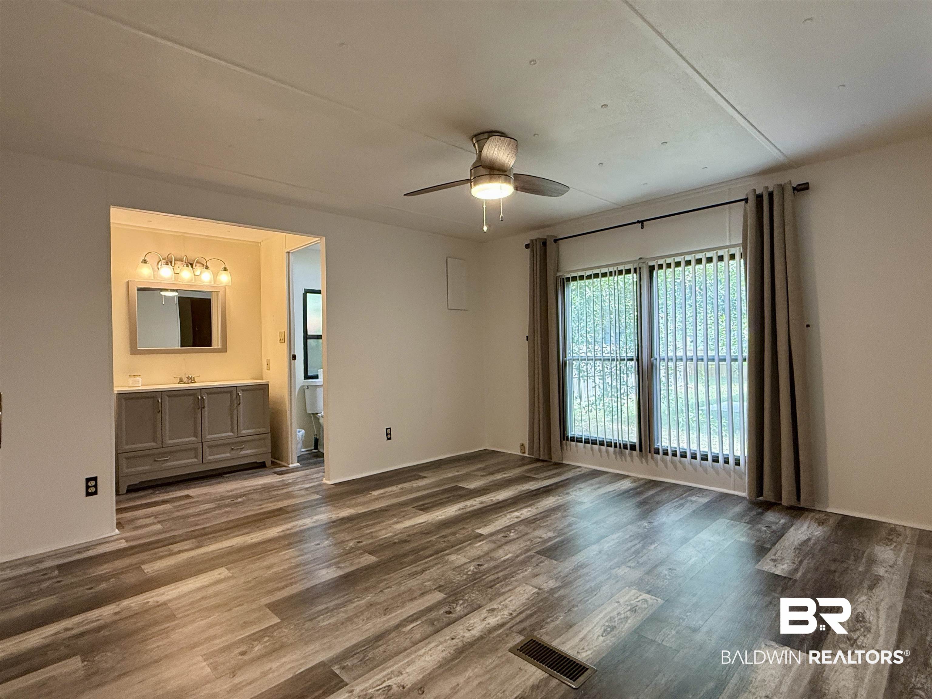 1326 Ridgewood Drive Lillian, AL 36549 - Photo 5 of 28 Primary Bedroom