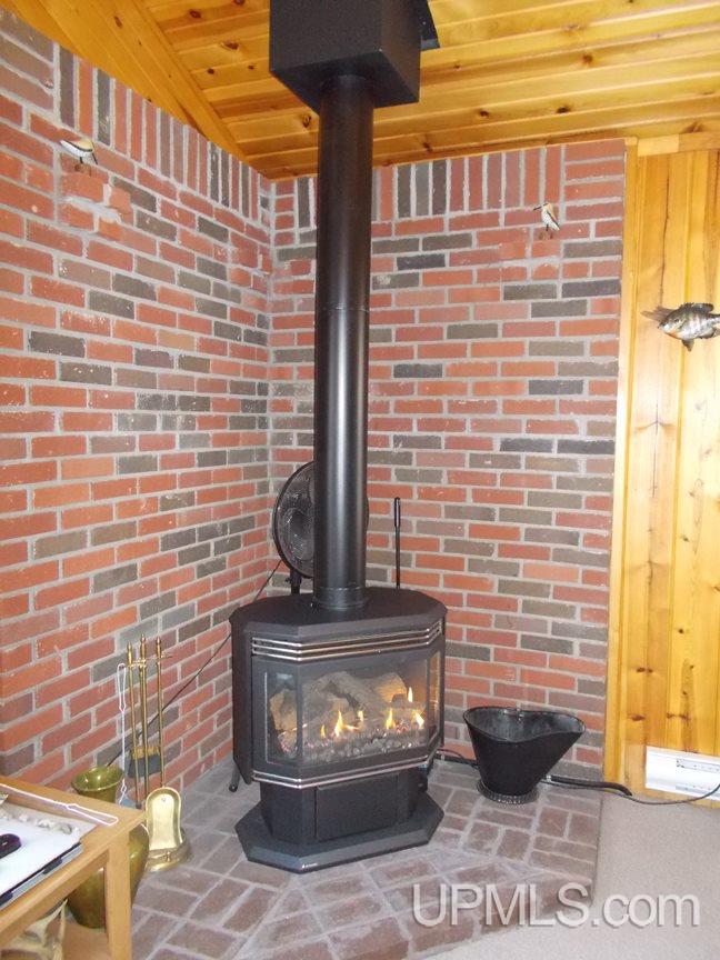 2218 Co Road Gulliver, MI 49840 - Photo 17 of 20