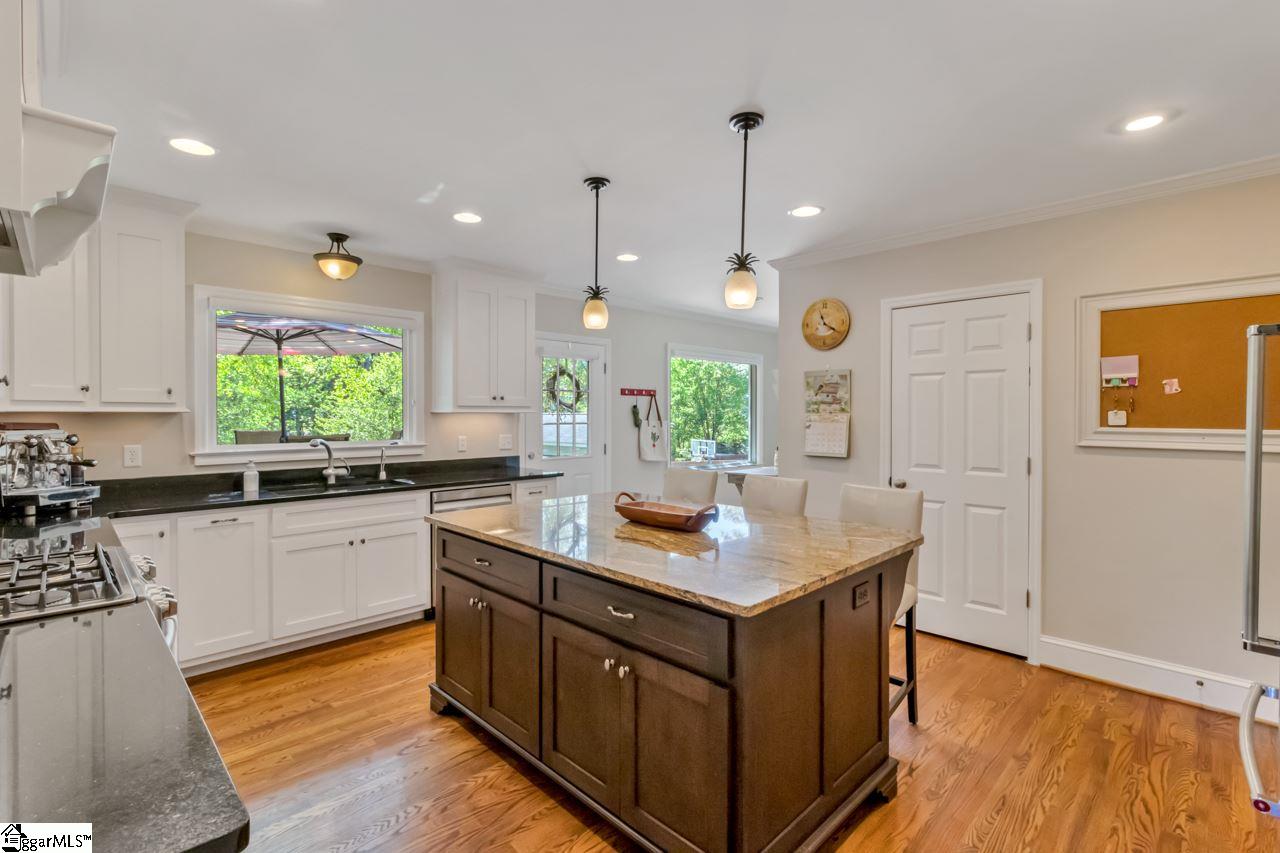 212 Midland Street Greenville, SC 29607 - Photo 9 of 30 Gallery Image 9