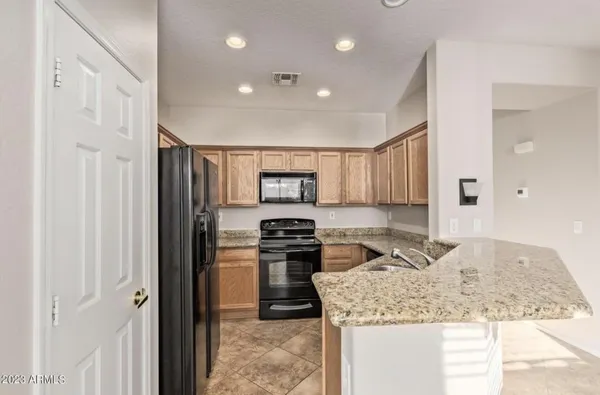 $2,200 | 2530 West Lewis And Clark Trail, Phoenix, AZ 85086