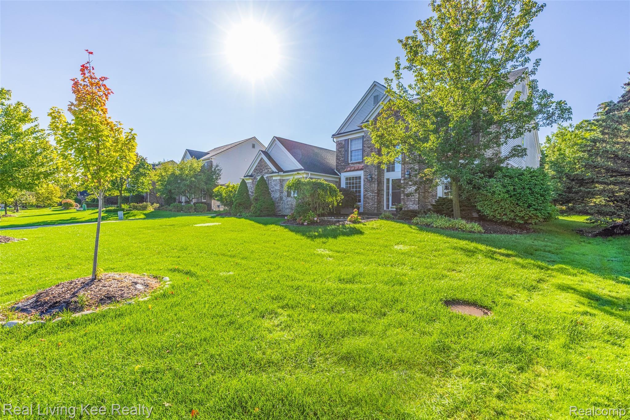 4210 Holly Lane Rochester, MI 48306 - Photo 3 of 44 4210 Holly Lane-3.jpg