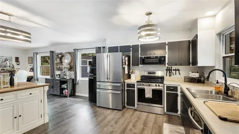 $599,500 | 3200 Spainwood Drive, Sarasota, FL 34233