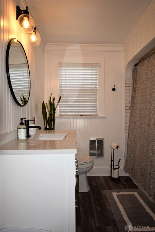 1753 Walnut Terrace Springfield, OH 45504 - Photo 33 of 38 2nd floor hall bath