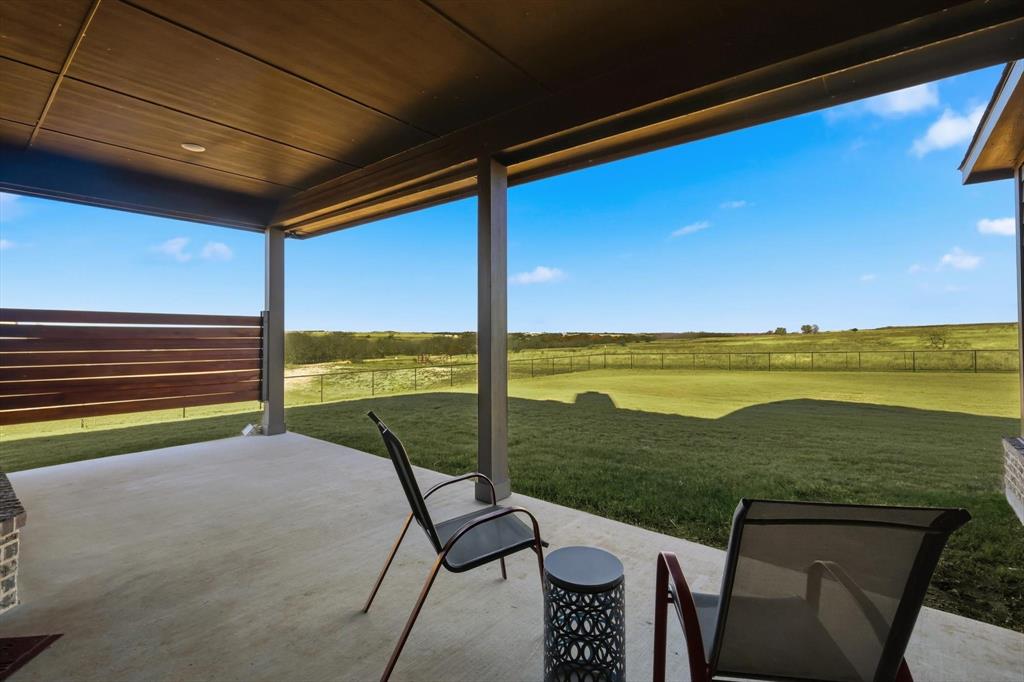 139 Steppes Court Decatur, TX 76234 - Photo 4 of 40