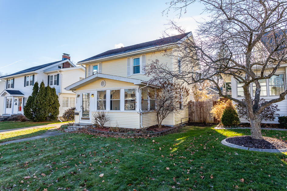 757 Crescent Road Jackson, MI 49203 - Photo 1 of 40 5R9A0042