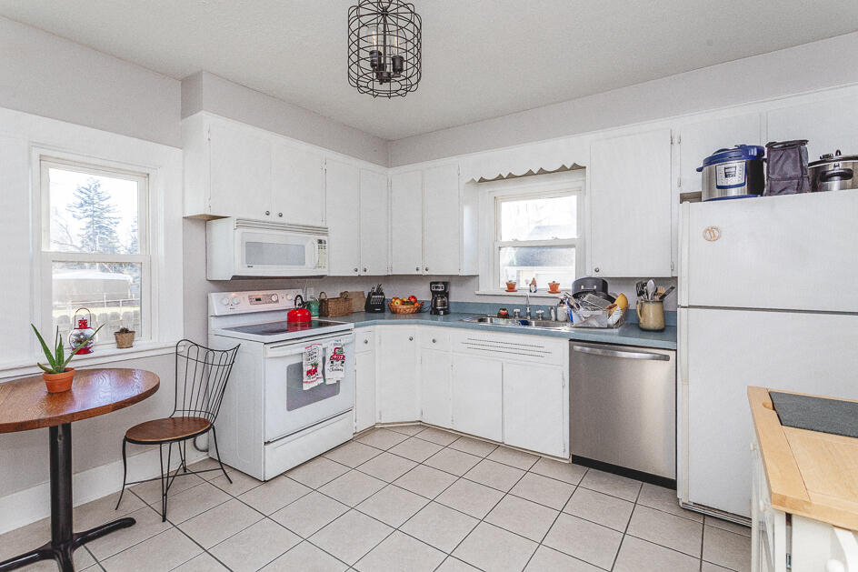 757 Crescent Road Jackson, MI 49203 - Photo 21 of 40 5R9A0075