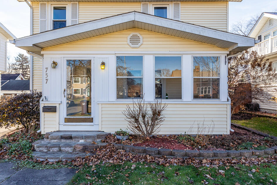 757 Crescent Road Jackson, MI 49203 - Photo 5 of 40 5R9A0046