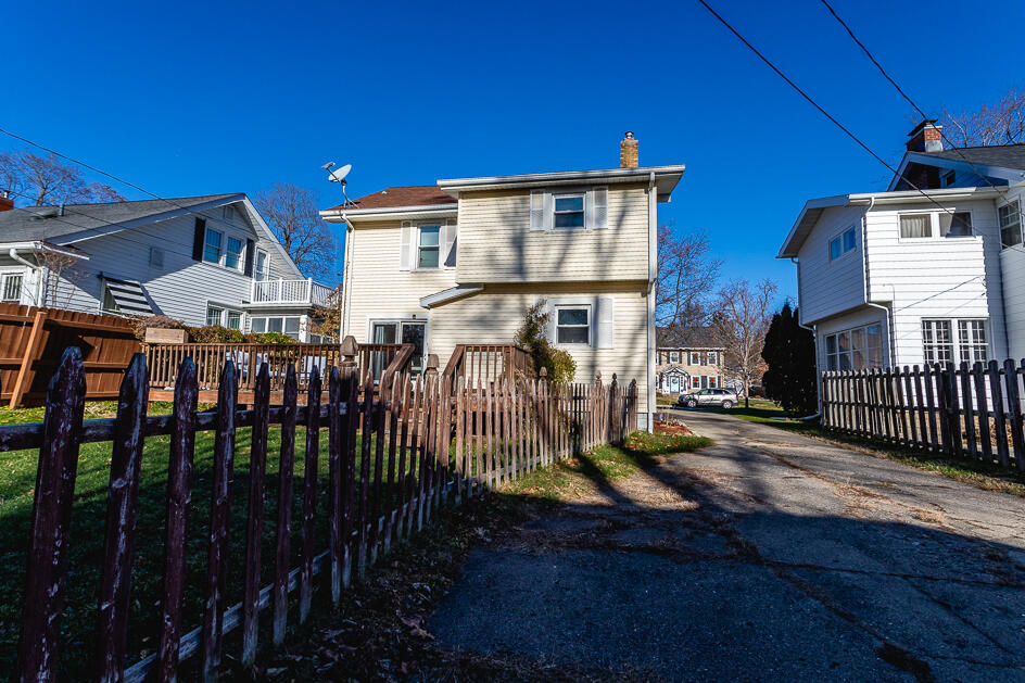 757 Crescent Road Jackson, MI 49203 - Photo 7 of 40 5R9A0049