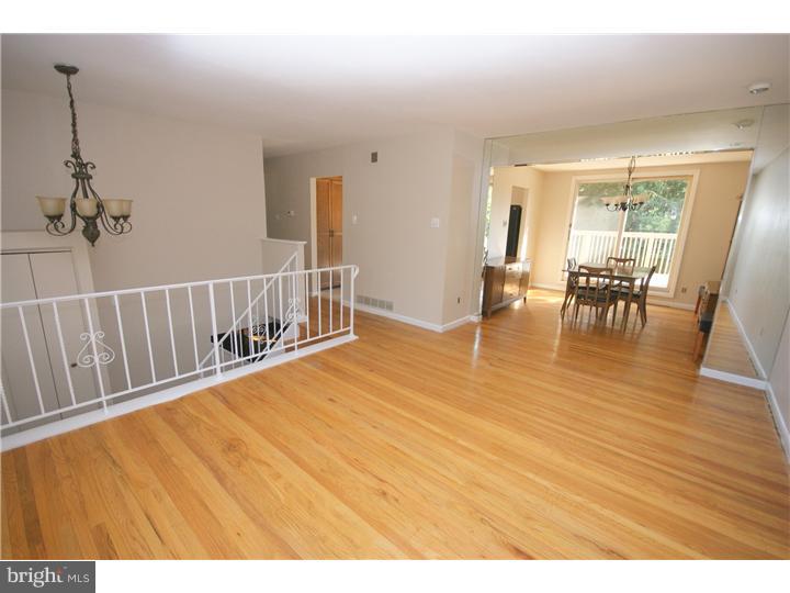 17 Wexford Road Gibbsboro, NJ 08026 - Photo 11 of 24 Living Room