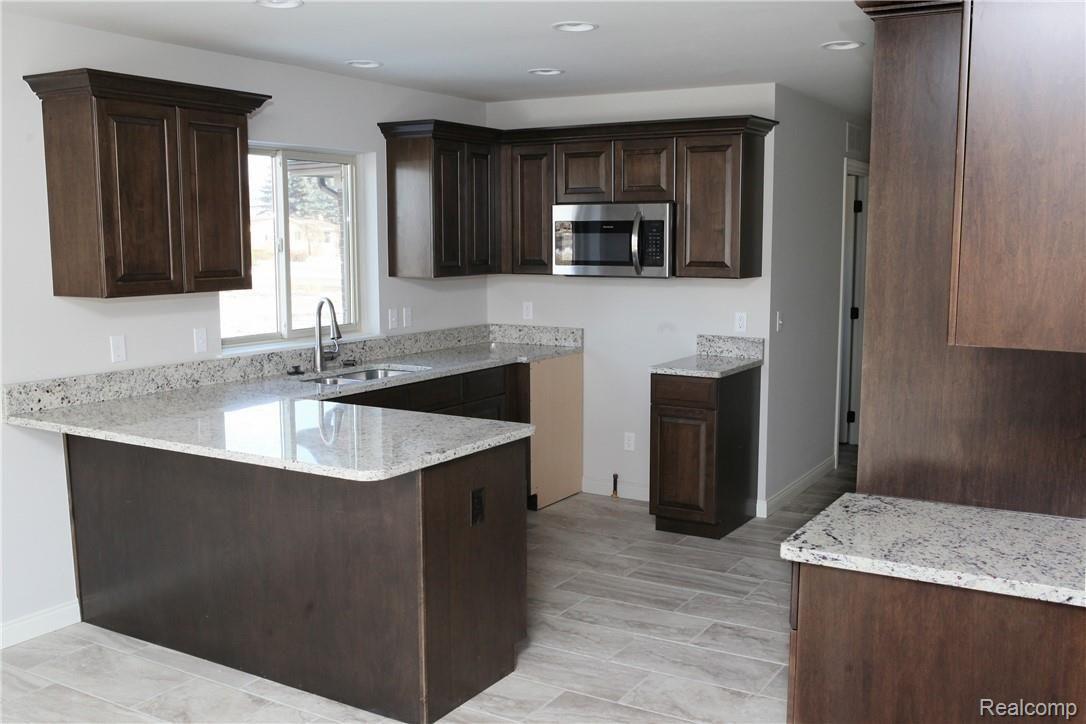 48057 Donner Road New Baltimore, MI 48047 - Photo 31 of 68 IMG_0031.jpg