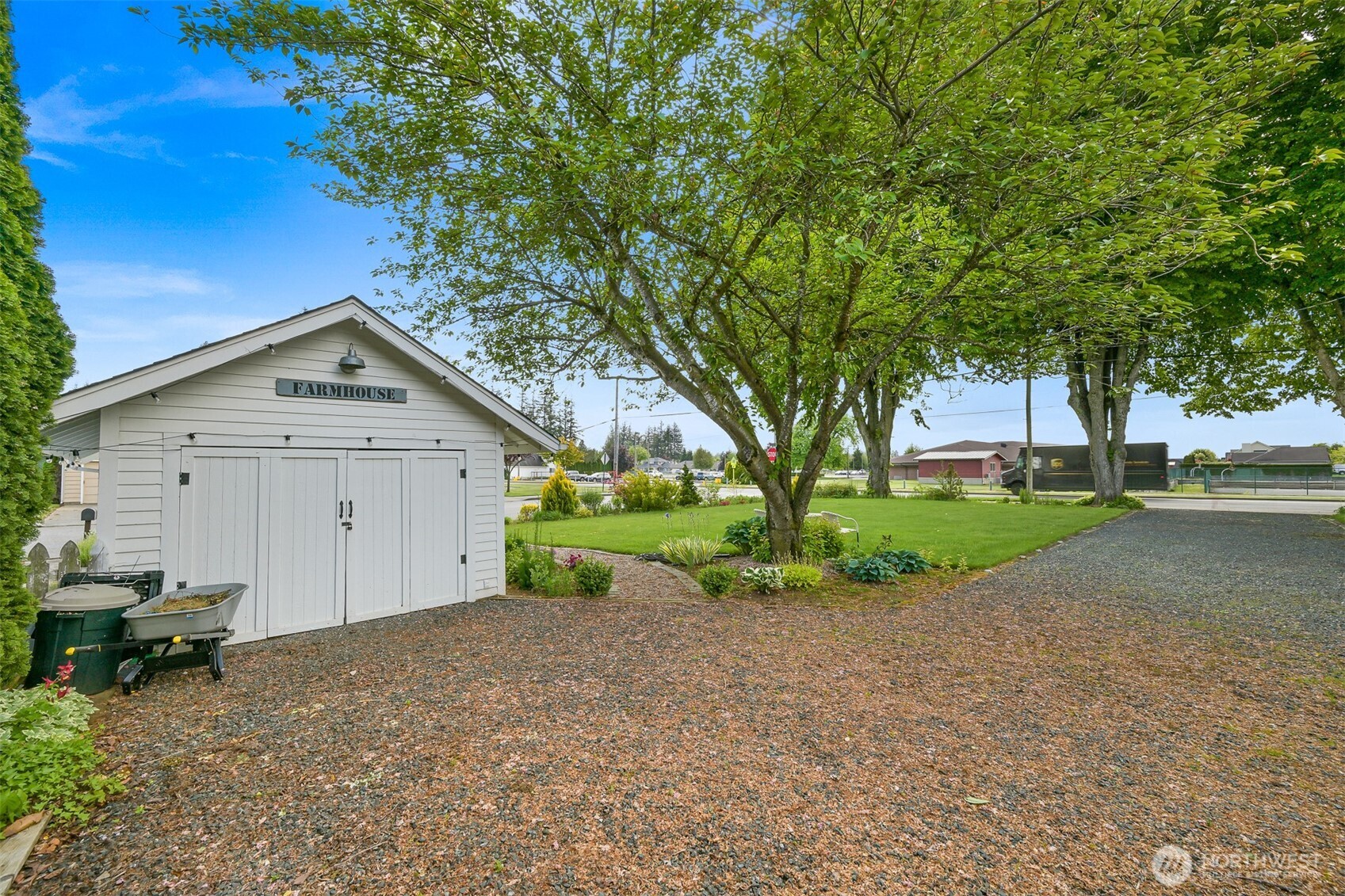 8490 Benson Road Lynden, WA 98264 - Photo 4 of 40