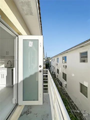 $1,900 | 955 Bay Drive, Unit 4, Miami Beach, FL 33141