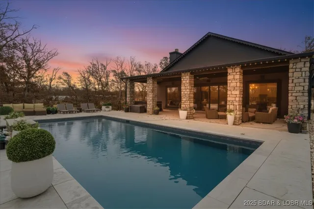 $1,250,000 | 480 Ridge Circle, Sunrise Beach, MO 65079