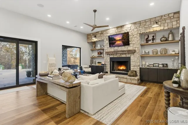 $1,250,000 | 480 Ridge Circle, Sunrise Beach, MO 65079