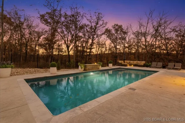 $1,250,000 | 480 Ridge Circle, Sunrise Beach, MO 65079