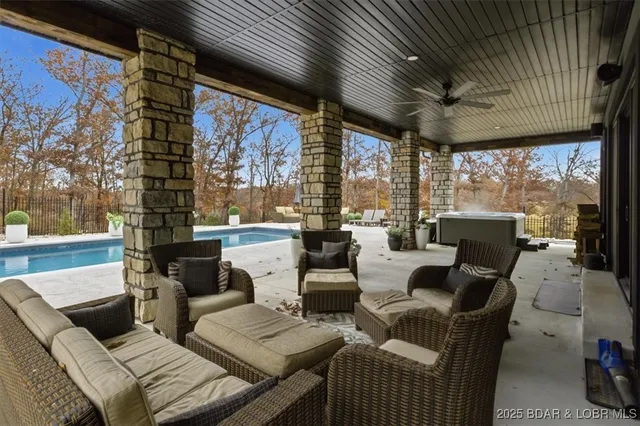 $1,250,000 | 480 Ridge Circle, Sunrise Beach, MO 65079