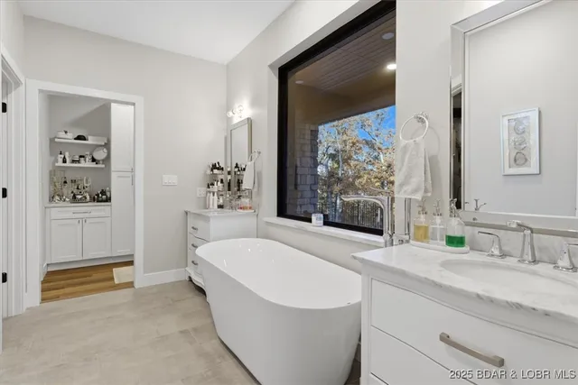 $1,250,000 | 480 Ridge Circle, Sunrise Beach, MO 65079