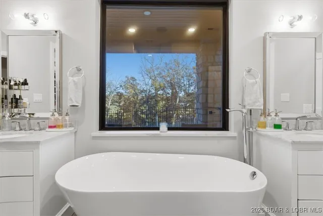 $1,250,000 | 480 Ridge Circle, Sunrise Beach, MO 65079