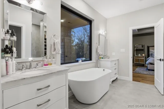 $1,250,000 | 480 Ridge Circle, Sunrise Beach, MO 65079