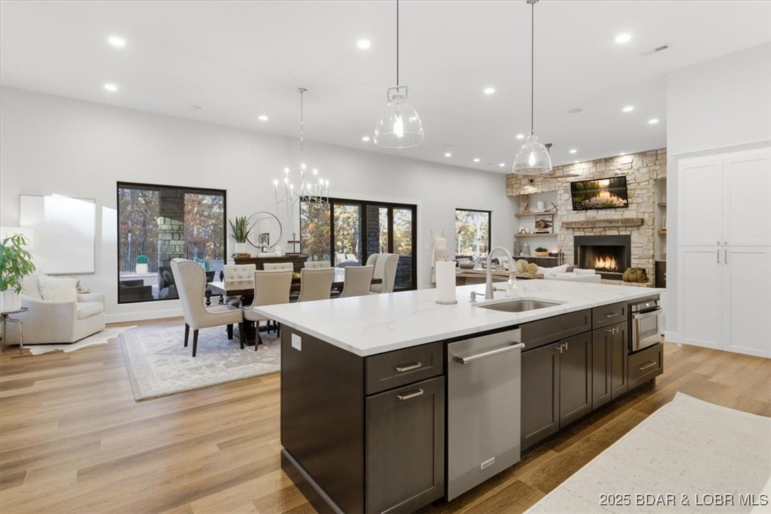 480 Ridge Circle Sunrise Beach, MO 65079 - Photo 5 of 75 Living Area