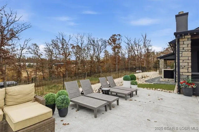 $1,250,000 | 480 Ridge Circle, Sunrise Beach, MO 65079