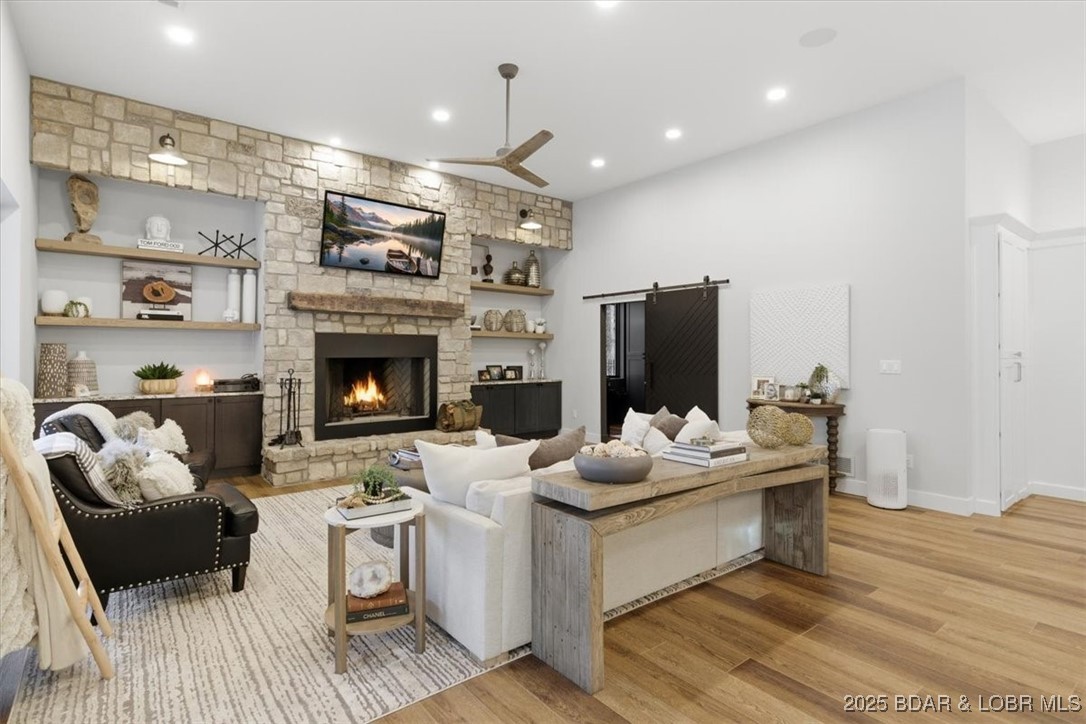 480 Ridge Circle Sunrise Beach, MO 65079 - Photo 9 of 75 Living Room
