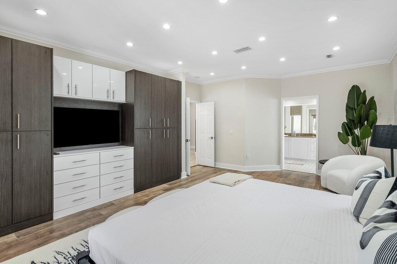 200 Northeast 2nd Street Boca Raton, FL 33432 - Photo 15 of 42 Primary Bedroom