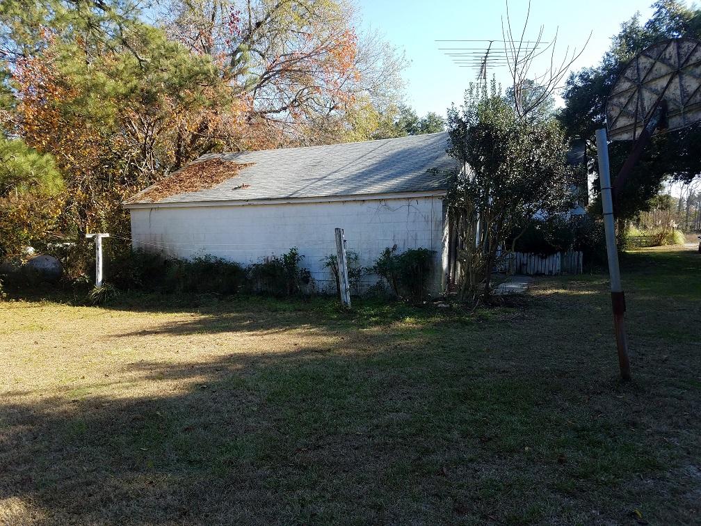 2146 Antioch Road Santee, SC 29142 - Photo 7 of 27 20161217_123619