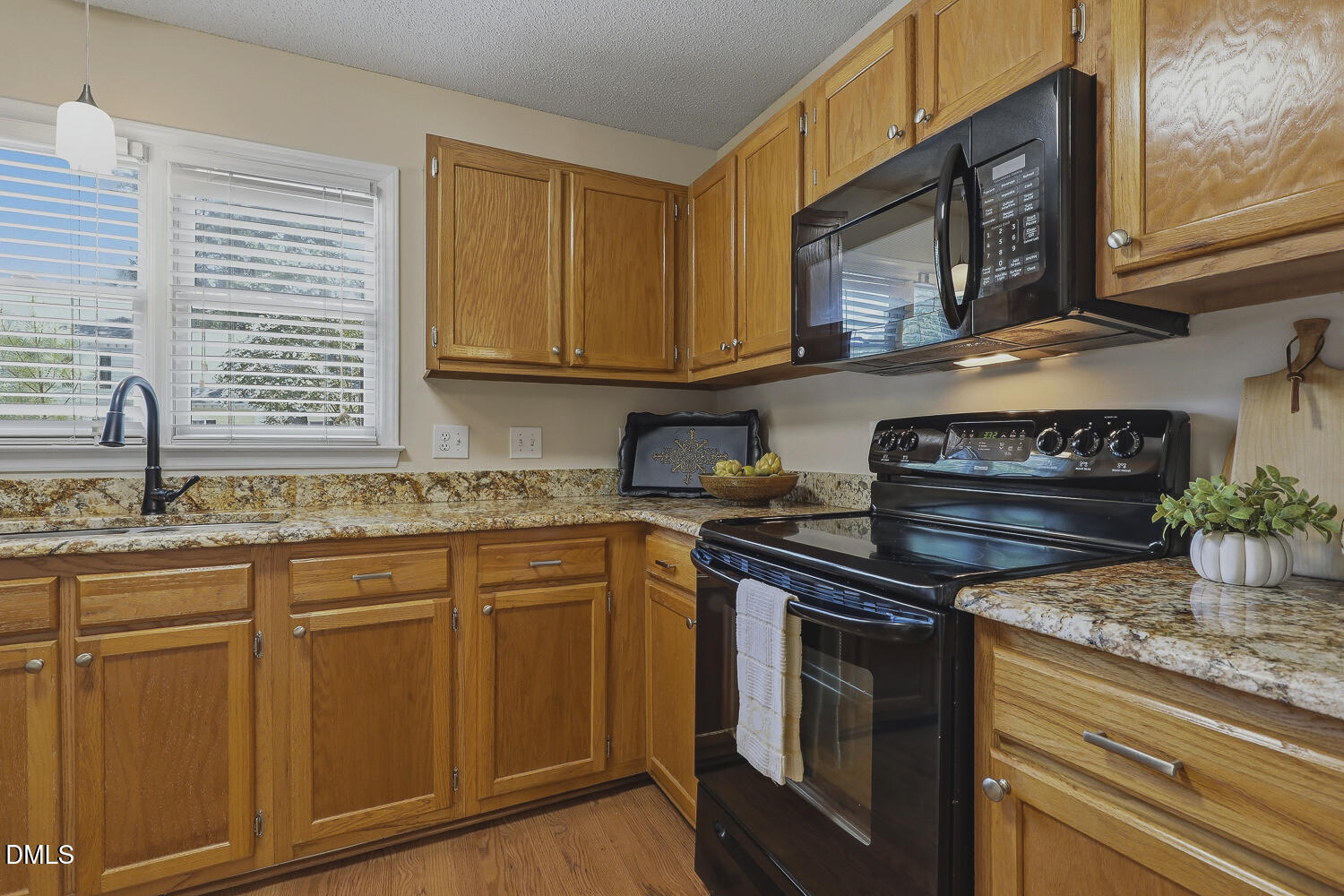 6061 Epping Forest Drive Raleigh, NC 27613 - Photo 17 of 38 017