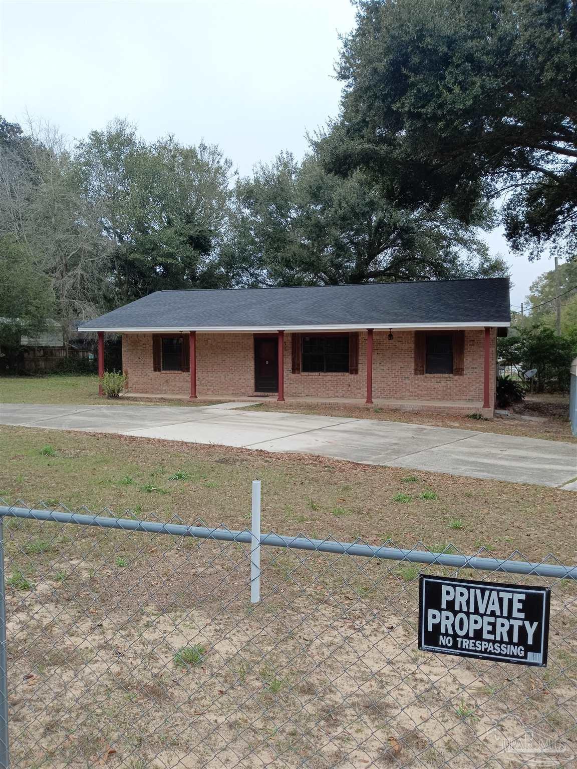 5720 Meadow Road Milton, FL 32583 - Photo 3 of 17