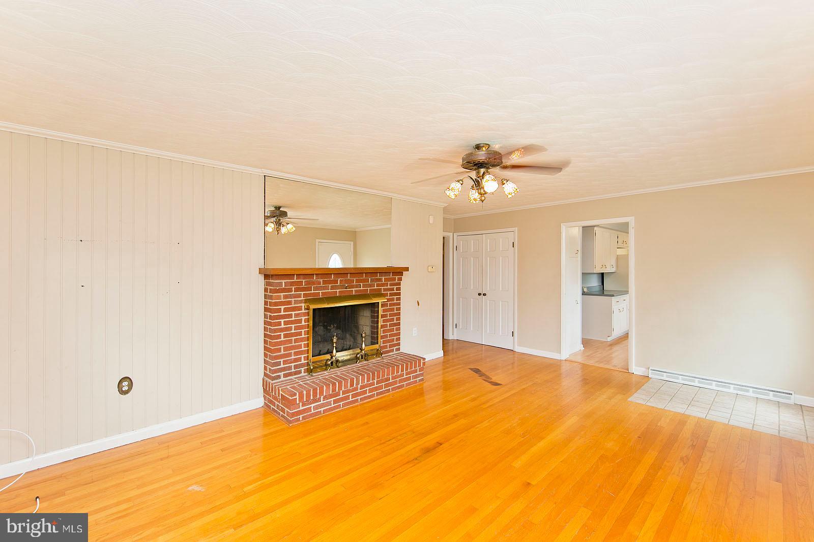 421 Beechcroft Road Winchester, VA 22601 - Photo 4 of 52 Gallery Image 4
