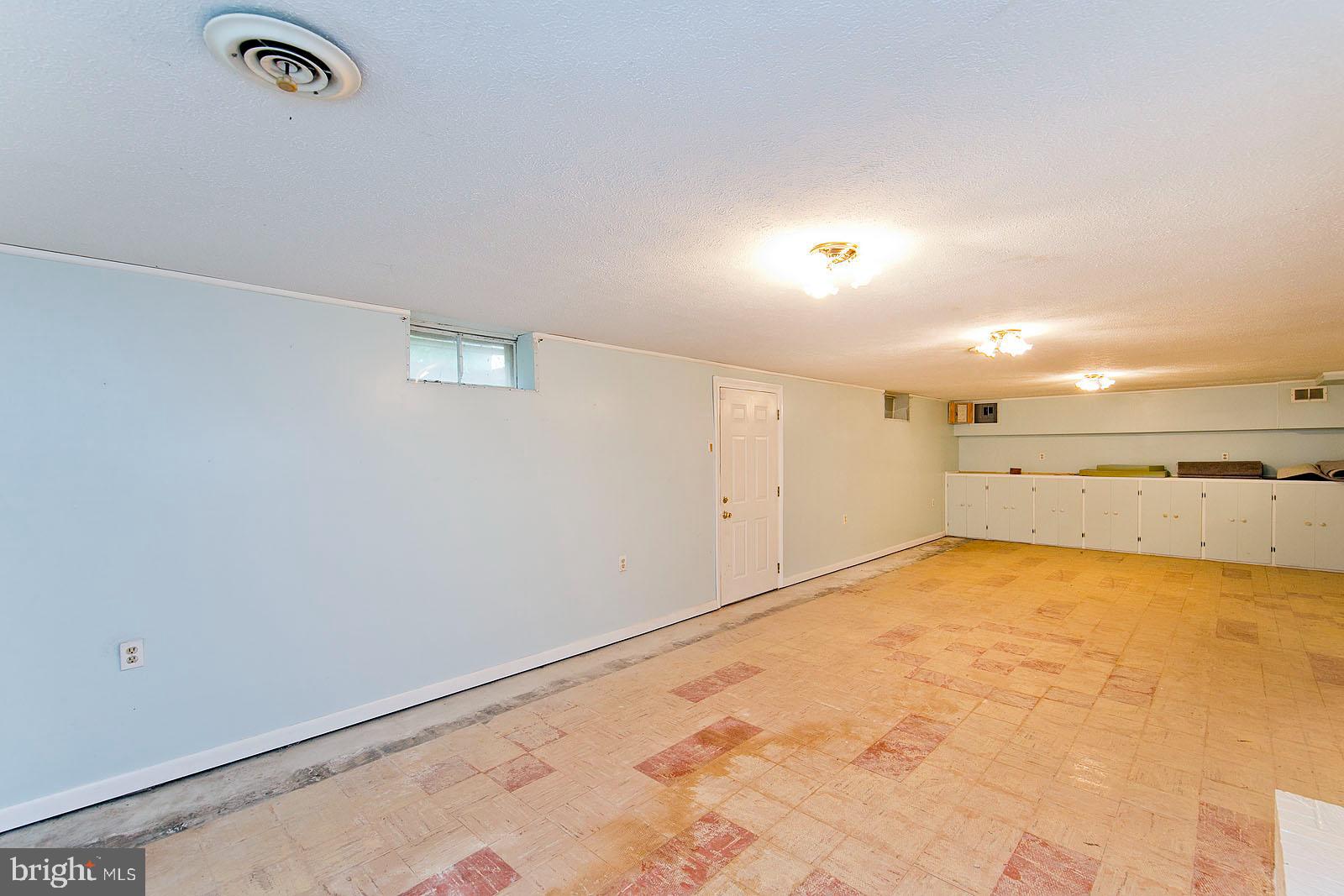 421 Beechcroft Road Winchester, VA 22601 - Photo 38 of 52 Gallery Image 38