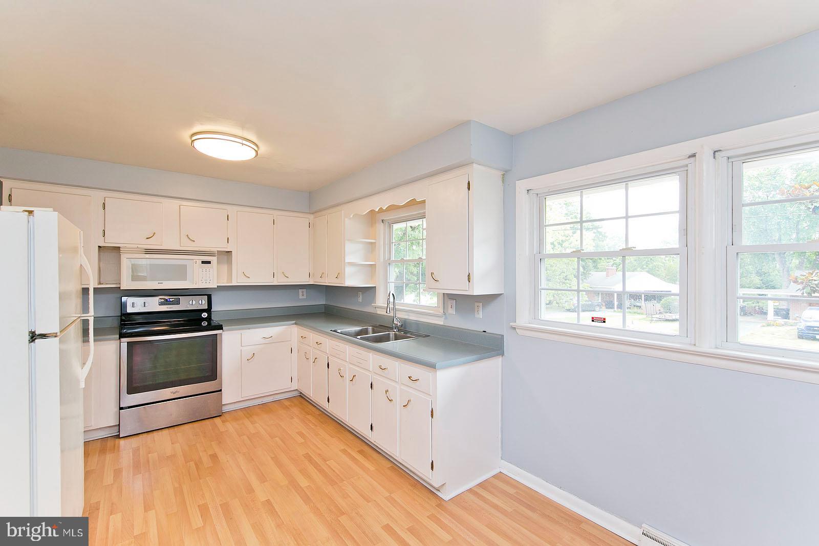 421 Beechcroft Road Winchester, VA 22601 - Photo 7 of 52 Gallery Image 7