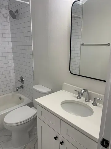 $1,499 | 425 North Rosemont Avenue, Unit 115, Dallas, TX 75208