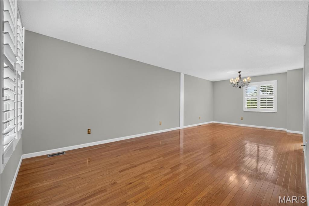 2427 Hidden Meadow Lane Ballwin, MO 63021 - Photo 4 of 17