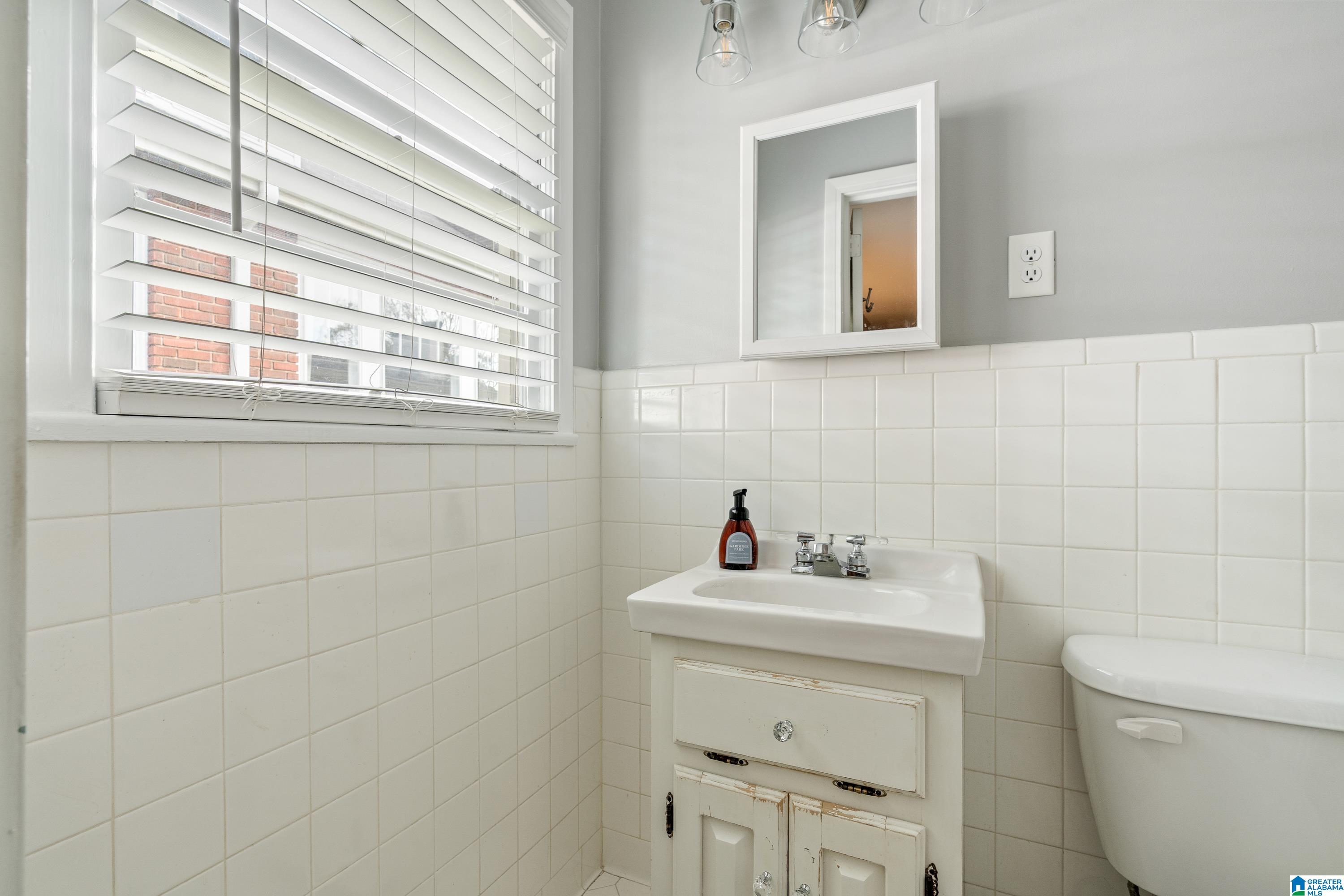 1092 Columbiana Road Birmingham, AL 35209 - Photo 21 of 36