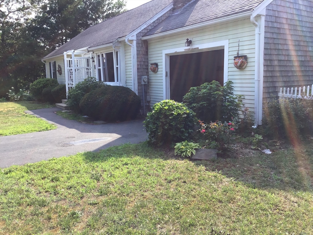 87 Park Pl Way Mashpee, MA 02649 - Photo 2 of 9