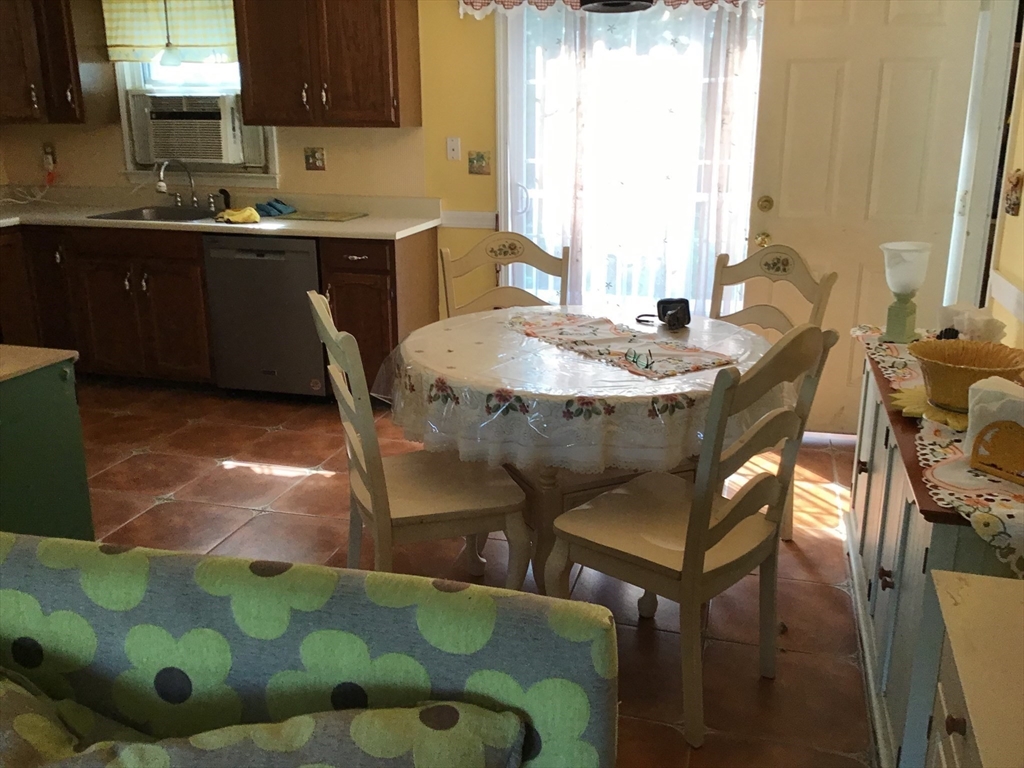 87 Park Pl Way Mashpee, MA 02649 - Photo 5 of 9