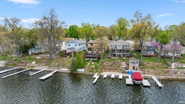 $629,900 | 8241 East Wade Lane, North Webster, IN 46555
