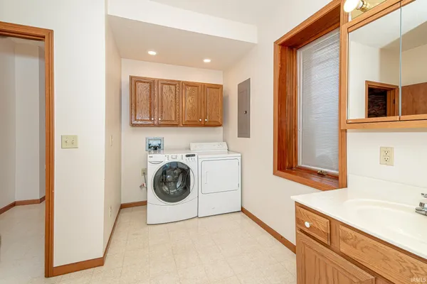 $629,900 | 8241 East Wade Lane, North Webster, IN 46555