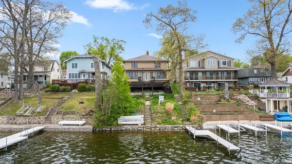 $629,900 | 8241 East Wade Lane, North Webster, IN 46555