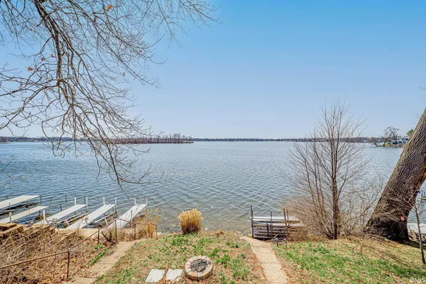$629,900 | 8241 East Wade Lane, North Webster, IN 46555