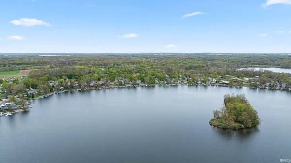 $629,900 | 8241 East Wade Lane, North Webster, IN 46555