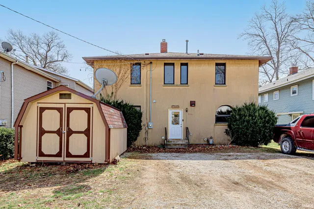 $669,900 | 8241 East Wade Lane, North Webster, IN 46555