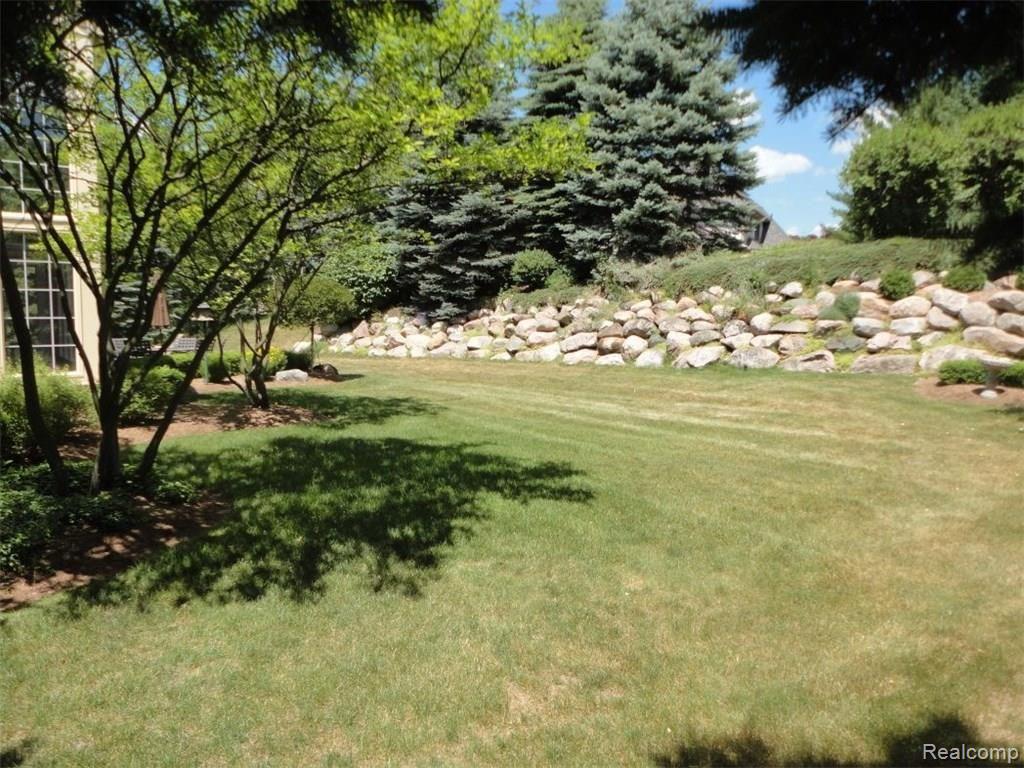 652 Cherry Tree Lane Rochester Hills, MI 48306 - Photo 42 of 42